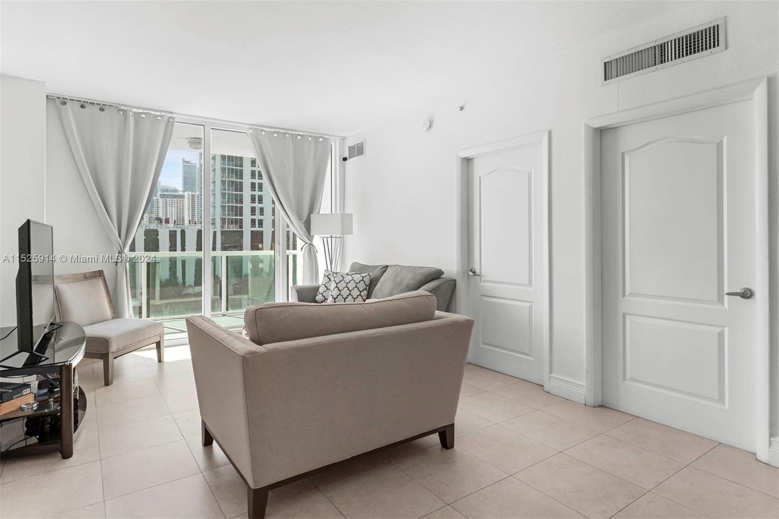 500 NE 29th St 808, Miami, Florida 33137, 2 Bedrooms Bedrooms, ,2 BathroomsBathrooms,Residential,For Sale,500 NE 29th St 808,A11525914