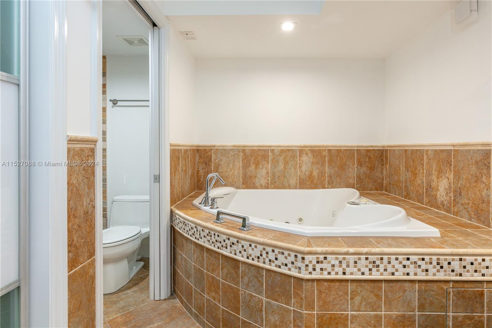 3500 Mystic Pointe Dr 3702, Aventura, Florida 33180, 2 Bedrooms Bedrooms, ,2 BathroomsBathrooms,Residential,For Sale,3500 Mystic Pointe Dr 3702,A11527088