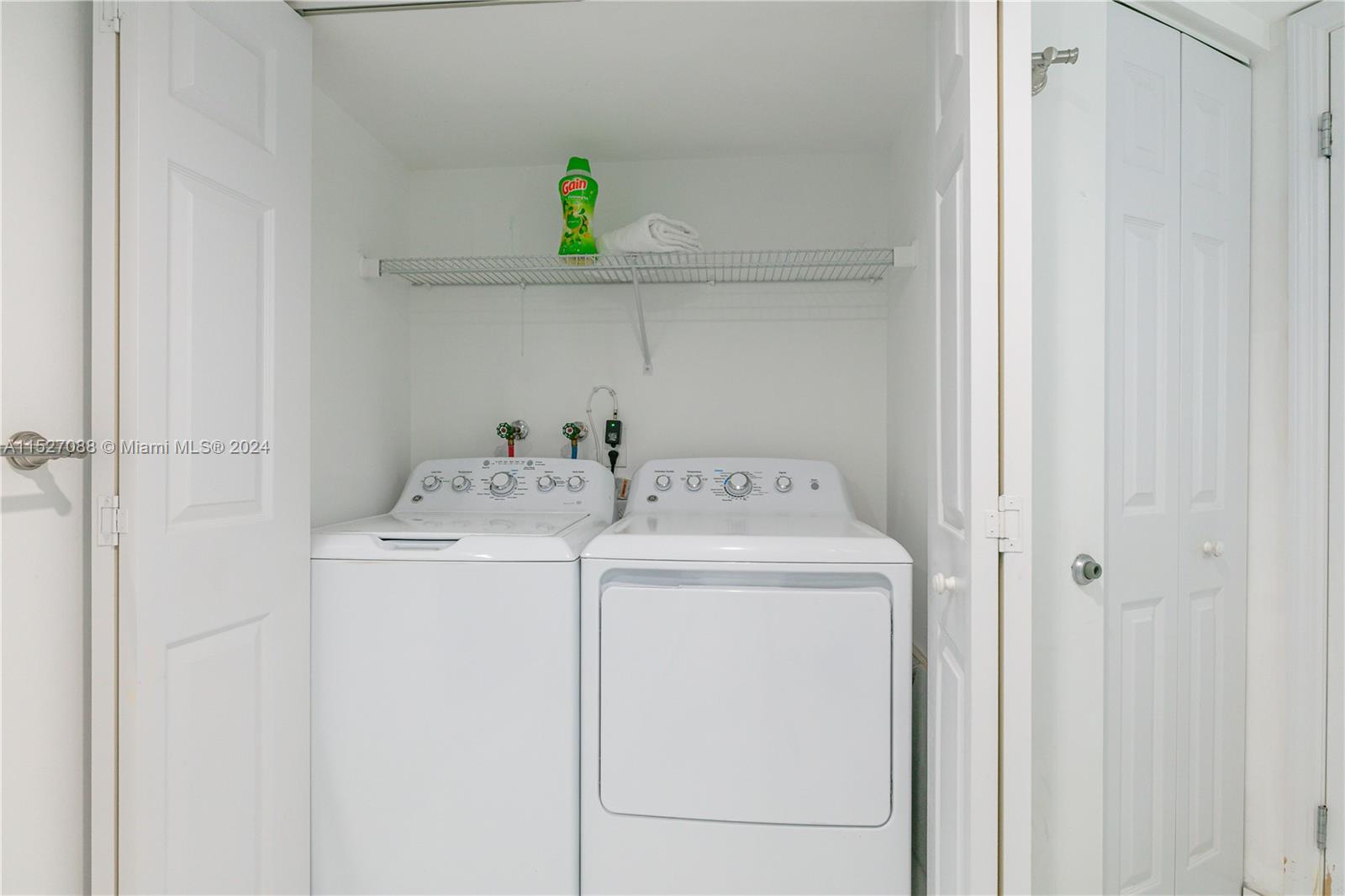 3500 Mystic Pointe Dr 3702, Aventura, Florida 33180, 2 Bedrooms Bedrooms, ,2 BathroomsBathrooms,Residential,For Sale,3500 Mystic Pointe Dr 3702,A11527088