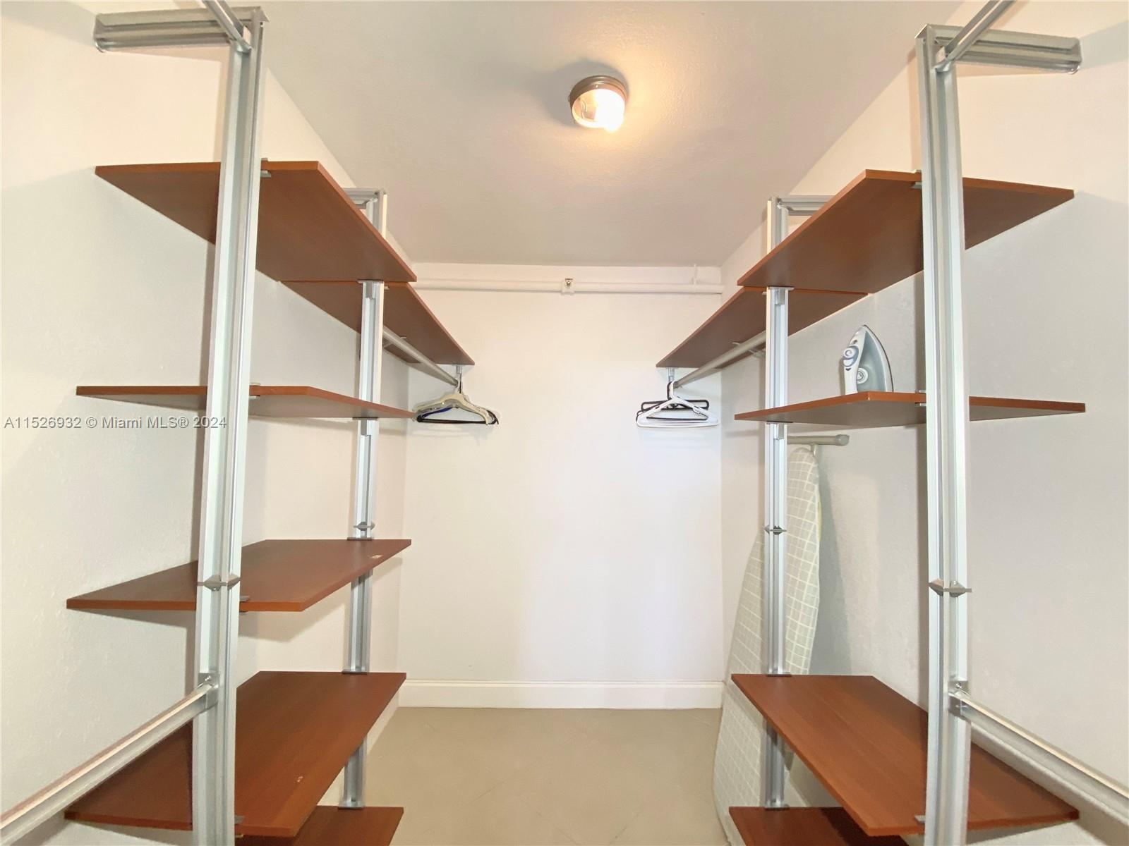 20505 E Country Club Dr 233, Aventura, Florida 33180, 2 Bedrooms Bedrooms, ,1 BathroomBathrooms,Residentiallease,For Rent,20505 E Country Club Dr 233,A11526932