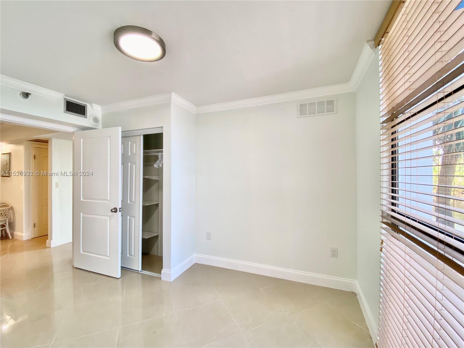 20505 E Country Club Dr 233, Aventura, Florida 33180, 2 Bedrooms Bedrooms, ,1 BathroomBathrooms,Residentiallease,For Rent,20505 E Country Club Dr 233,A11526932