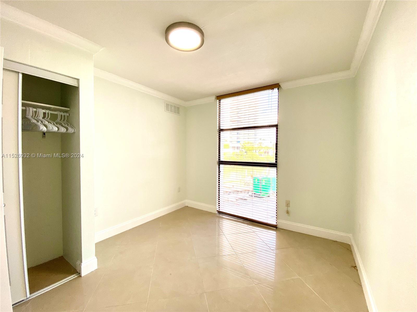 20505 E Country Club Dr 233, Aventura, Florida 33180, 2 Bedrooms Bedrooms, ,1 BathroomBathrooms,Residentiallease,For Rent,20505 E Country Club Dr 233,A11526932