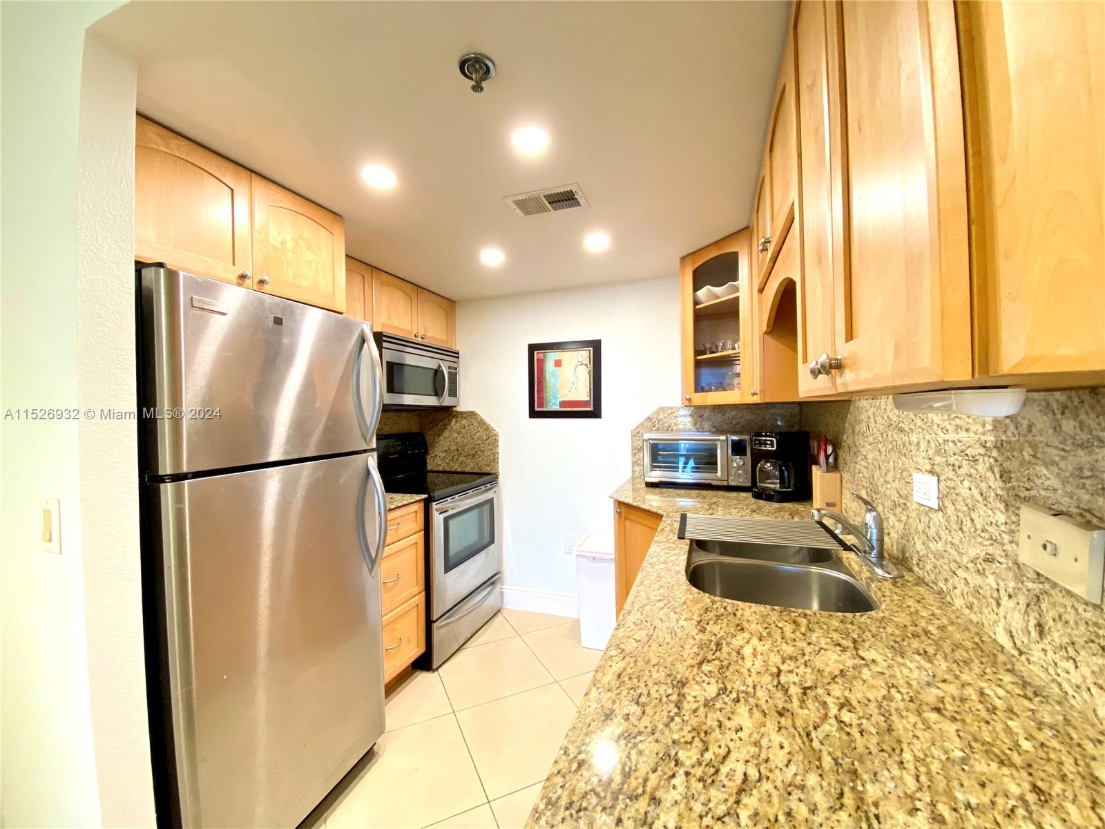 20505 E Country Club Dr 233, Aventura, Florida 33180, 2 Bedrooms Bedrooms, ,1 BathroomBathrooms,Residentiallease,For Rent,20505 E Country Club Dr 233,A11526932