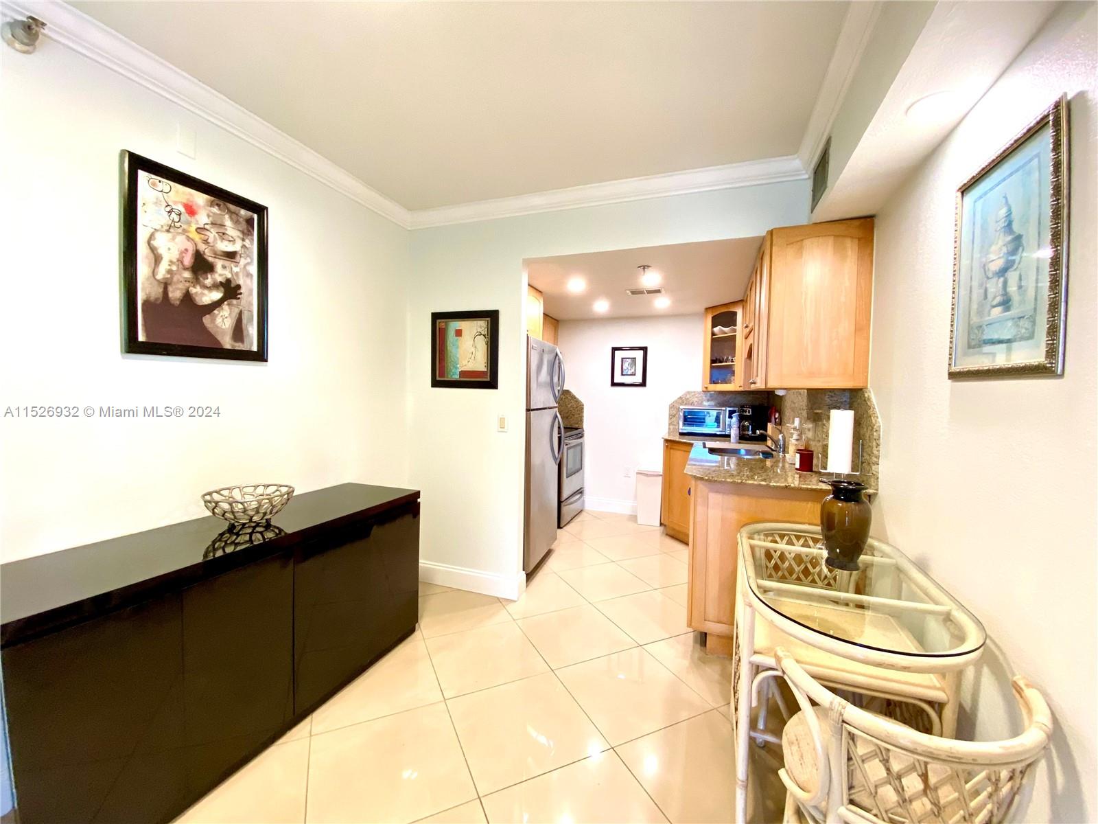 20505 E Country Club Dr 233, Aventura, Florida 33180, 2 Bedrooms Bedrooms, ,1 BathroomBathrooms,Residentiallease,For Rent,20505 E Country Club Dr 233,A11526932