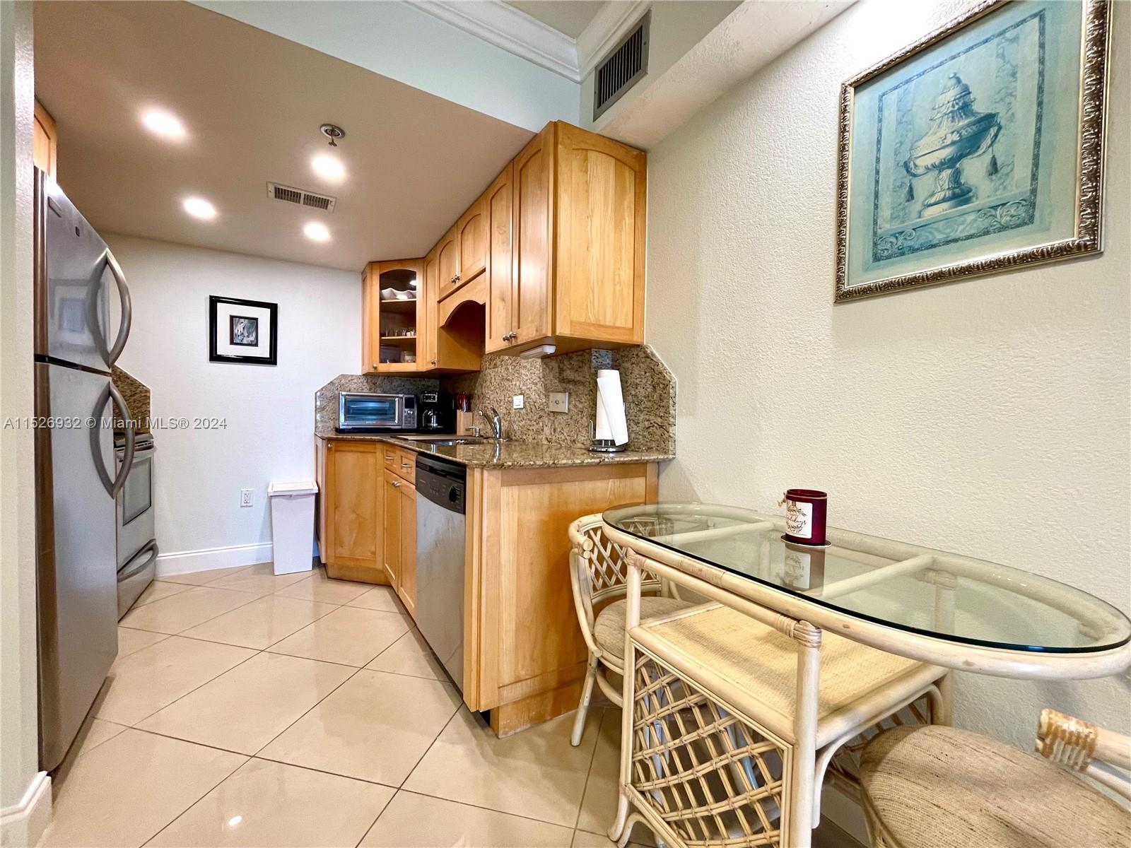 20505 E Country Club Dr 233, Aventura, Florida 33180, 2 Bedrooms Bedrooms, ,1 BathroomBathrooms,Residentiallease,For Rent,20505 E Country Club Dr 233,A11526932