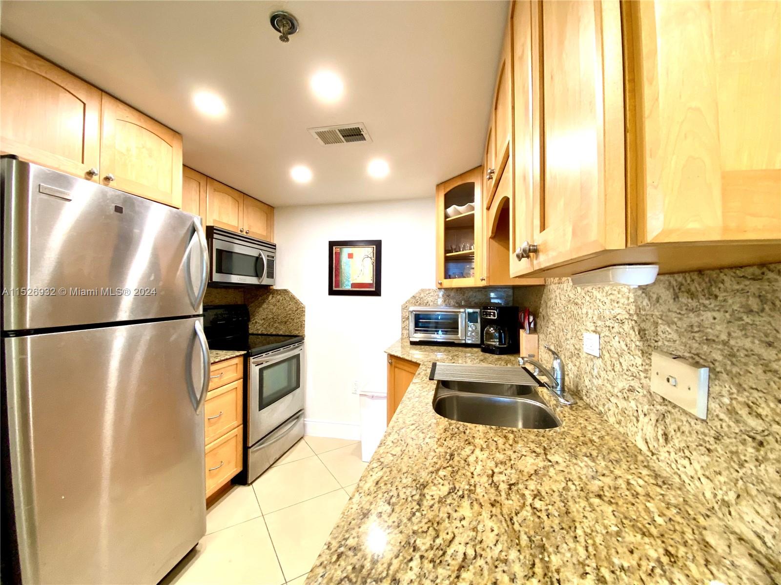 20505 E Country Club Dr 233, Aventura, Florida 33180, 2 Bedrooms Bedrooms, ,1 BathroomBathrooms,Residentiallease,For Rent,20505 E Country Club Dr 233,A11526932