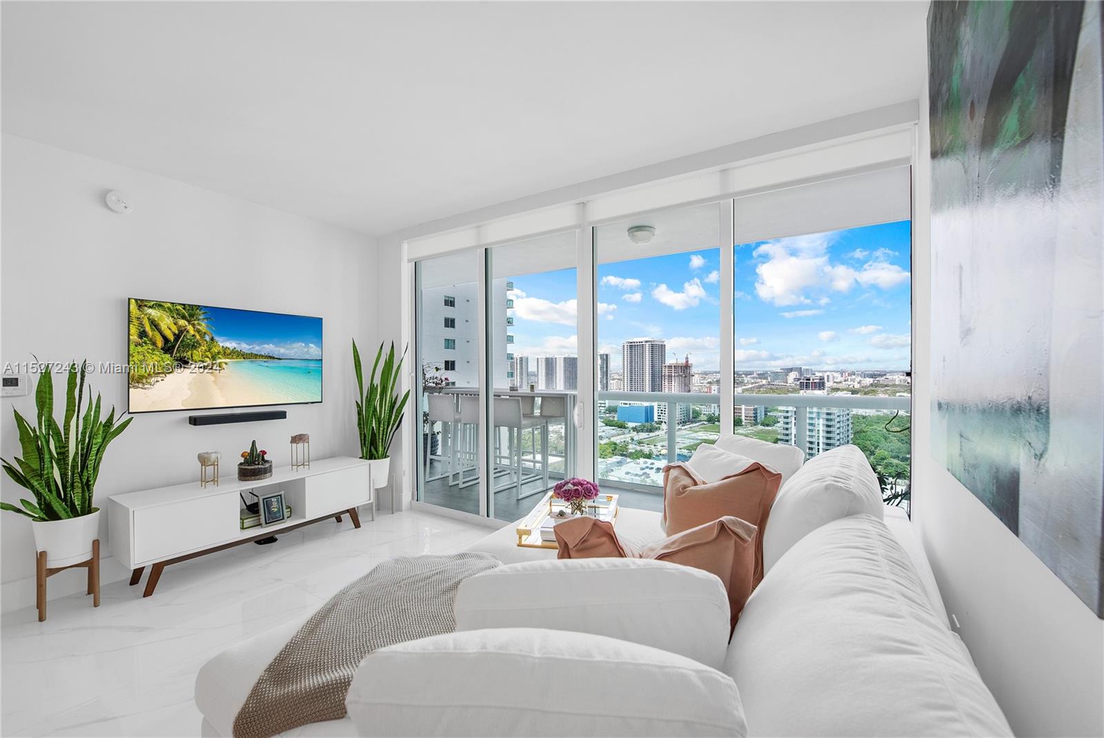 1800 N Bayshore Dr 2910, Miami, Florida 33132, 2 Bedrooms Bedrooms, ,2 BathroomsBathrooms,Residential,For Sale,1800 N Bayshore Dr 2910,A11527243