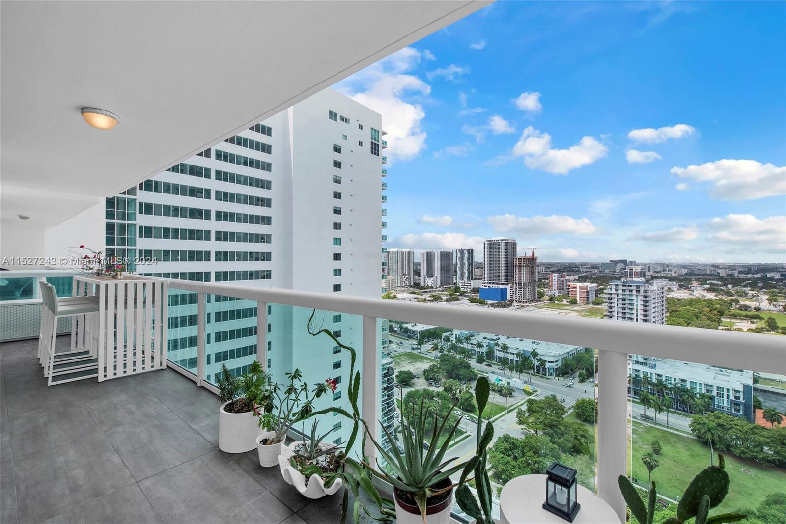 Updated tile. Balcony with the best sunsets year-round