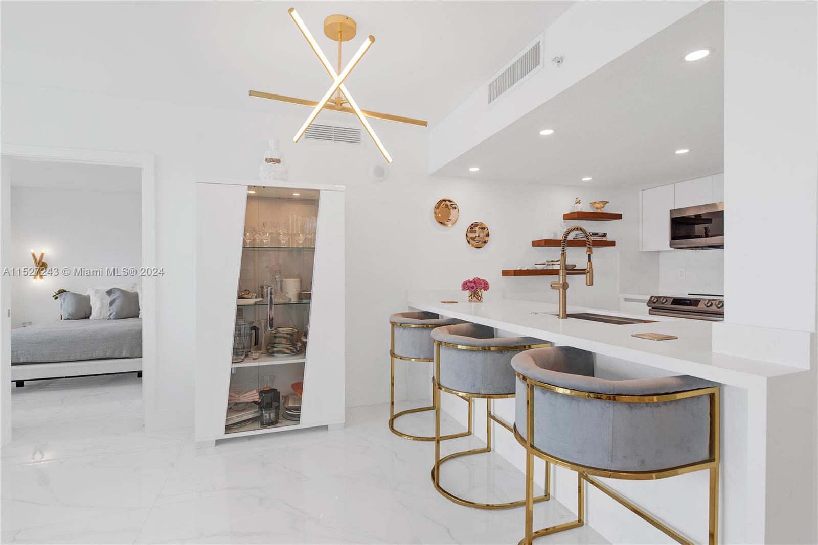 1800 N Bayshore Dr 2910, Miami, Florida 33132, 2 Bedrooms Bedrooms, ,2 BathroomsBathrooms,Residential,For Sale,1800 N Bayshore Dr 2910,A11527243