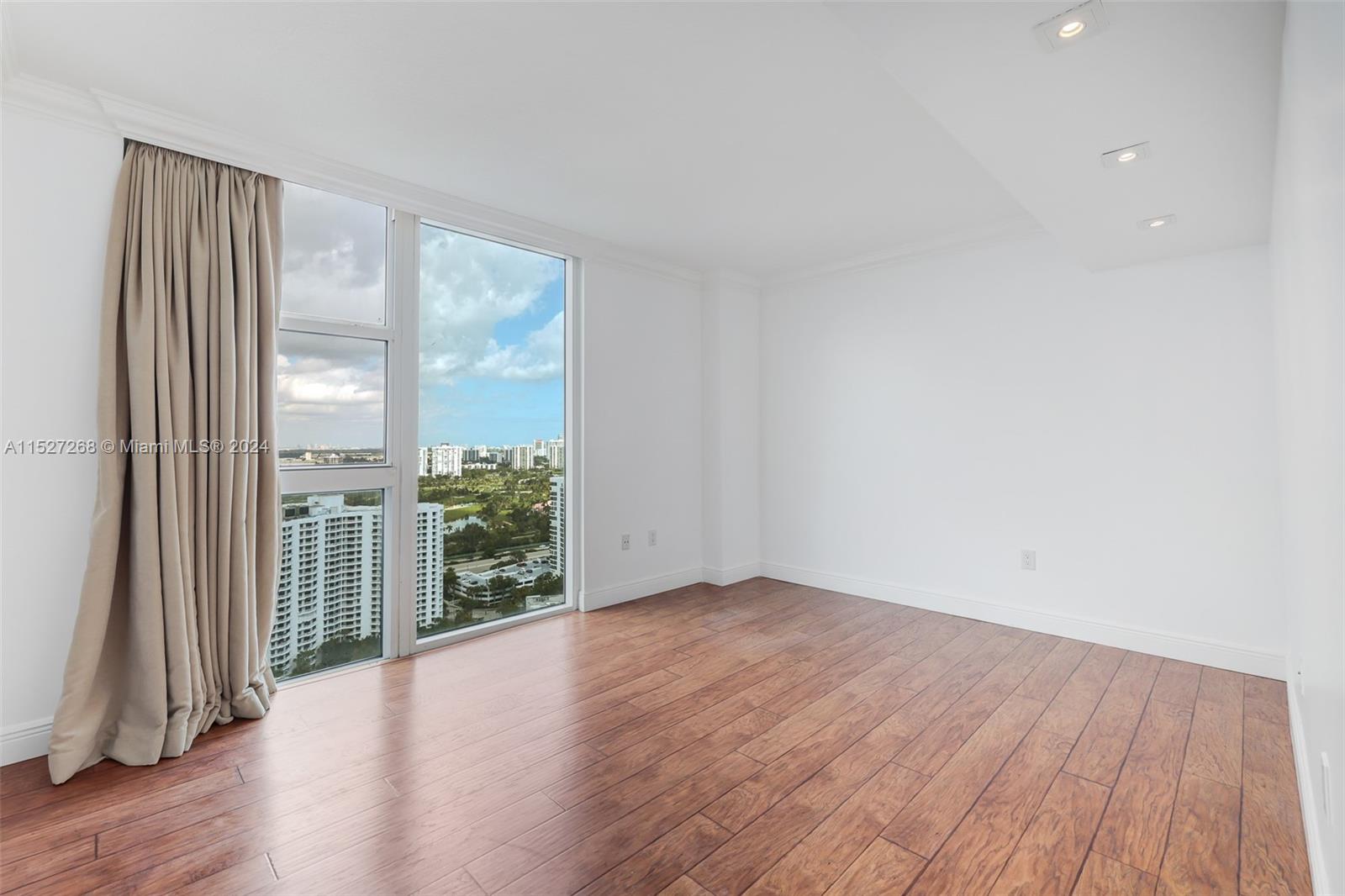 3370 NE 190th St 3015, Miami, Florida 33180, 3 Bedrooms Bedrooms, ,3 BathroomsBathrooms,Residentiallease,For Rent,3370 NE 190th St 3015,A11527268