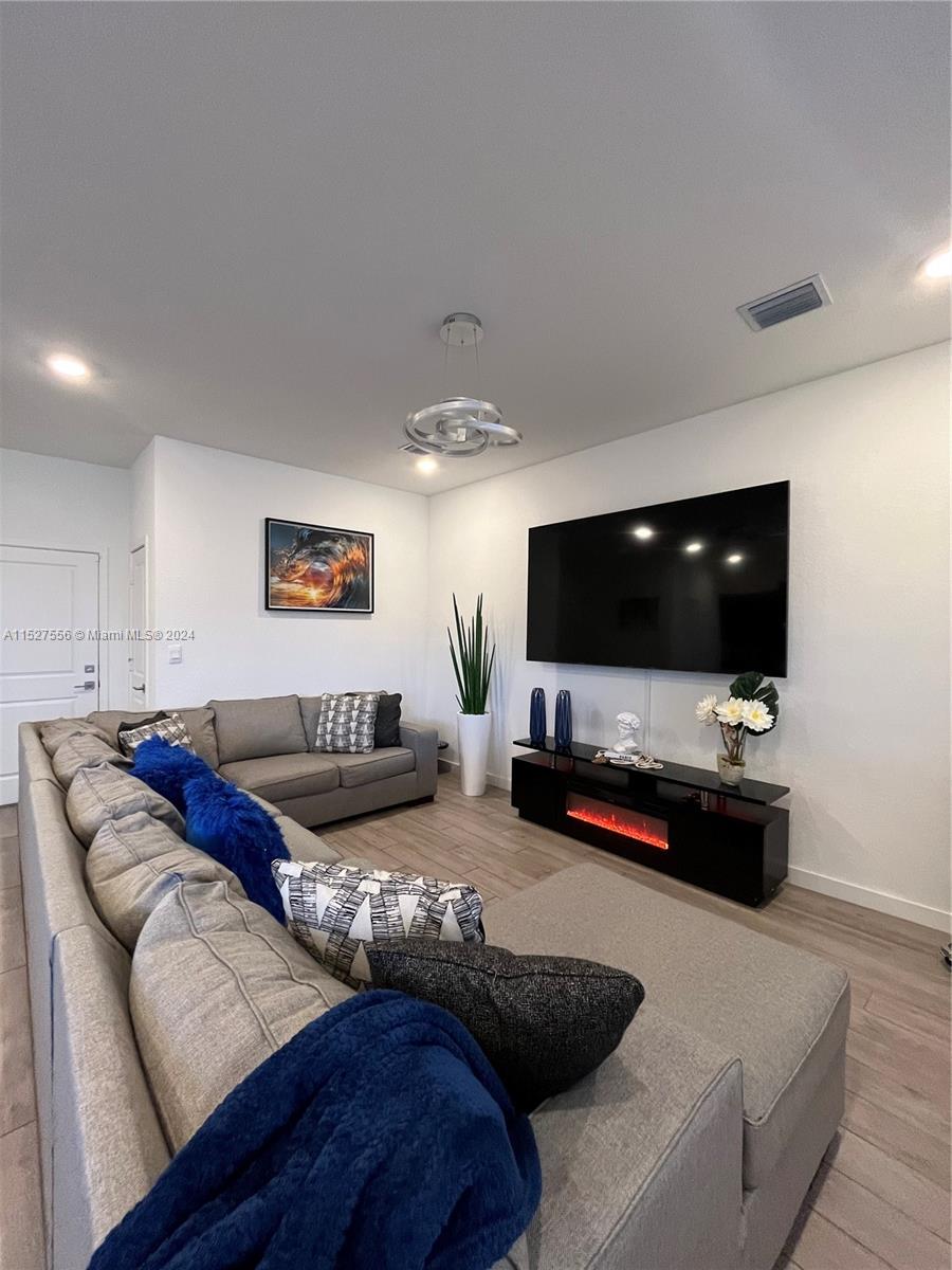 789 SE 16th Ct, Homestead, Florida 33034, 4 Bedrooms Bedrooms, ,2 BathroomsBathrooms,Residential,For Sale,789 SE 16th Ct,A11527556