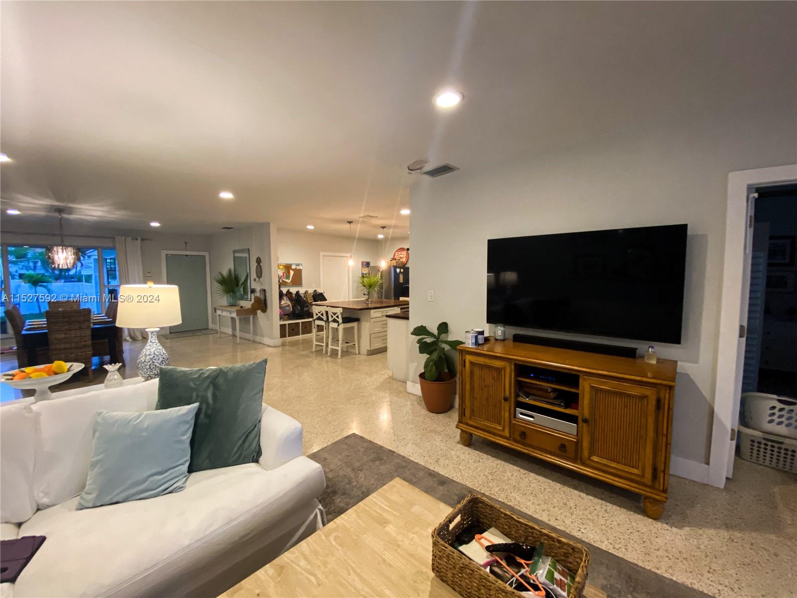 3485 Meridian Ave, Miami Beach, FL, 33140 United States, 4 Bedrooms Bedrooms, ,3 BathroomsBathrooms,Residential,For Sale,Meridian Ave,A11527592