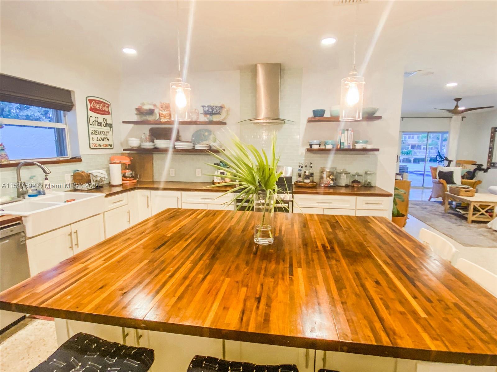 3485 Meridian Ave, Miami Beach, FL, 33140 United States, 4 Bedrooms Bedrooms, ,3 BathroomsBathrooms,Residential,For Sale,Meridian Ave,A11527592