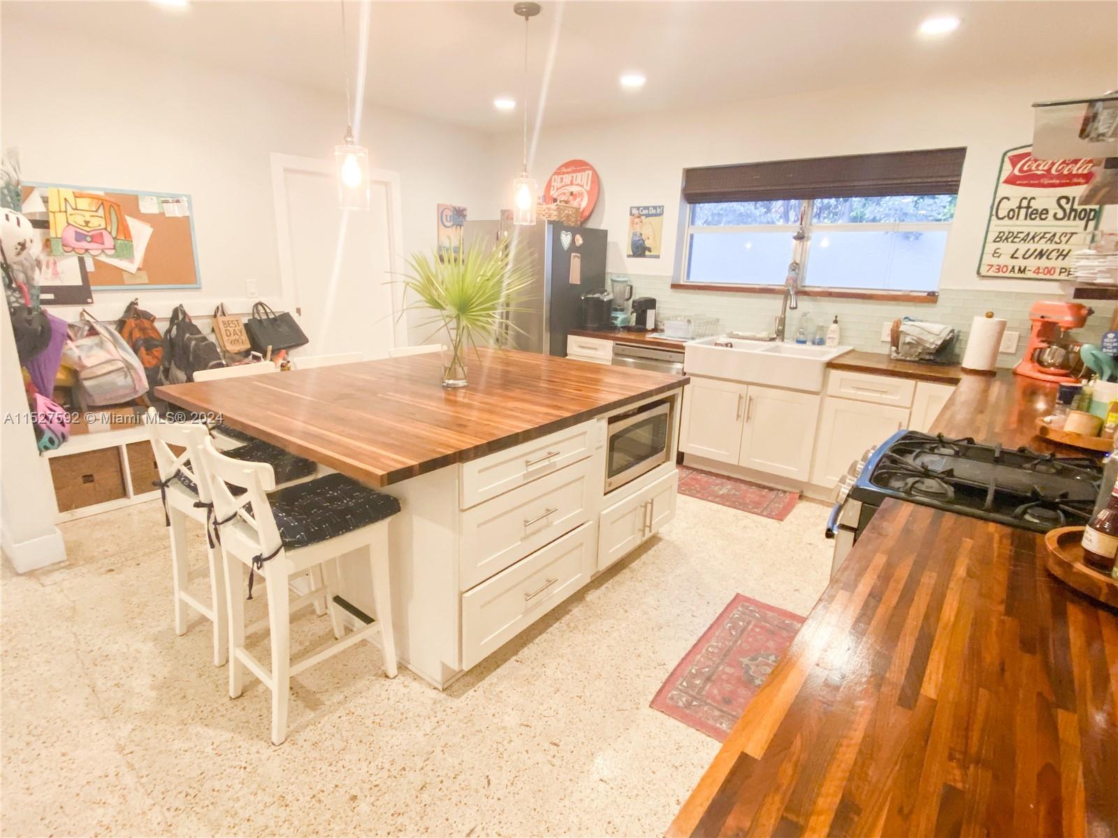 3485 Meridian Ave, Miami Beach, FL, 33140 United States, 4 Bedrooms Bedrooms, ,3 BathroomsBathrooms,Residential,For Sale,Meridian Ave,A11527592