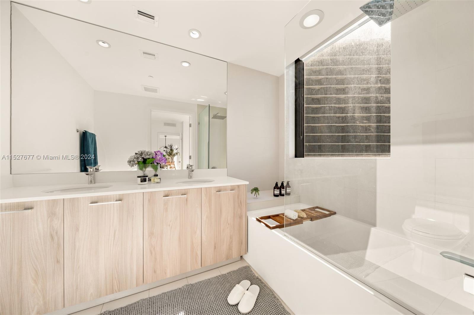 501 NE 31st St 2209, Miami, Florida 33137, 2 Bedrooms Bedrooms, ,2 BathroomsBathrooms,Residentiallease,For Rent,501 NE 31st St 2209,A11527677