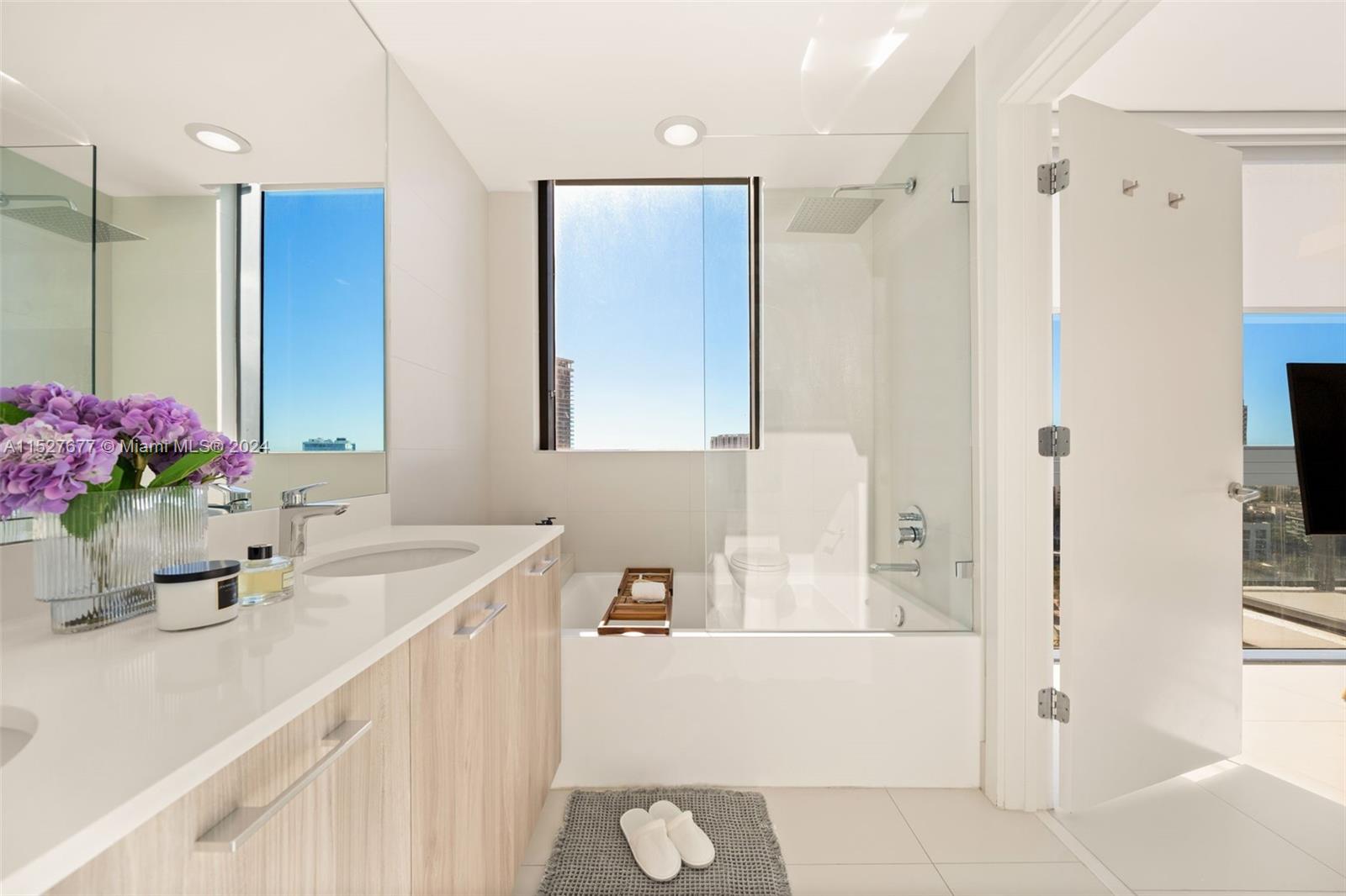 501 NE 31st St 2209, Miami, Florida 33137, 2 Bedrooms Bedrooms, ,2 BathroomsBathrooms,Residentiallease,For Rent,501 NE 31st St 2209,A11527677