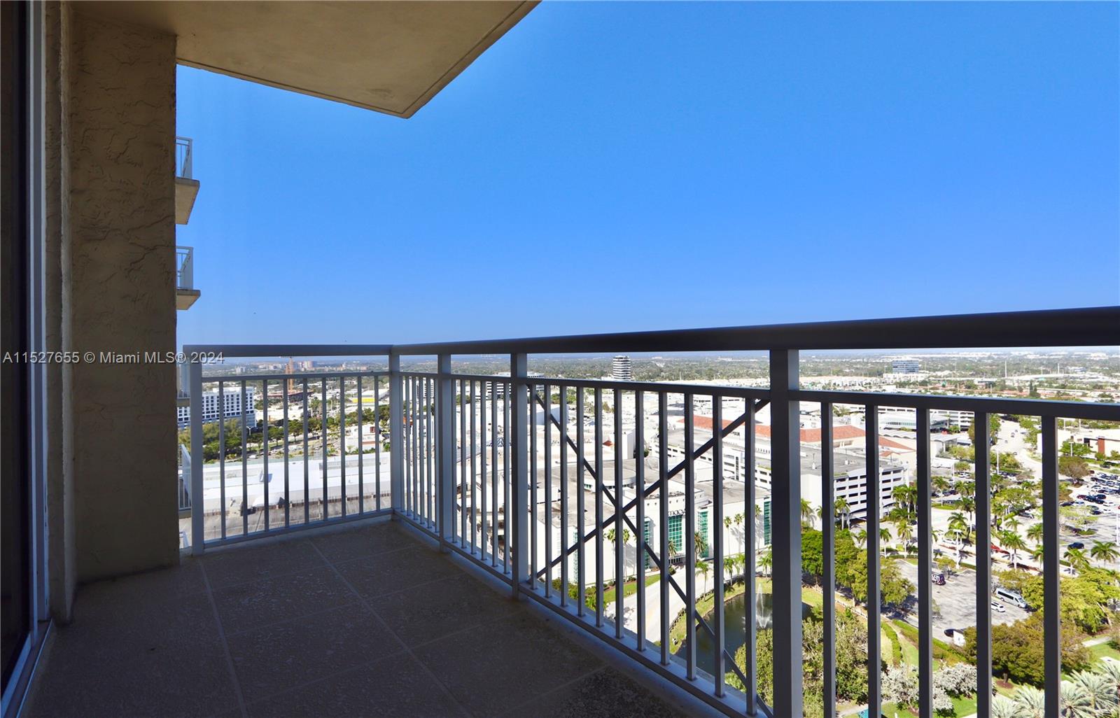 19501 W Country Club Dr 2510, Aventura, Florida 33180, 2 Bedrooms Bedrooms, ,2 BathroomsBathrooms,Residentiallease,For Rent,19501 W Country Club Dr 2510,A11527655