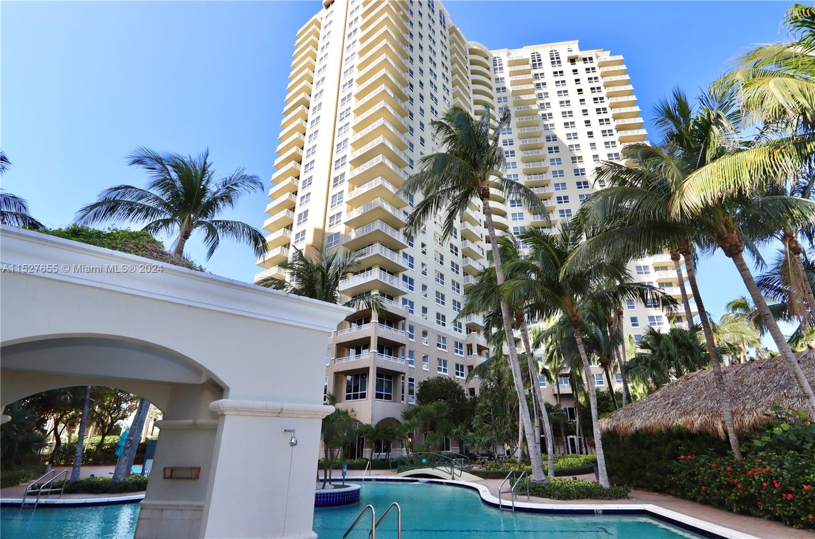 19501 W Country Club Dr 2510, Aventura, Florida 33180, 2 Bedrooms Bedrooms, ,2 BathroomsBathrooms,Residentiallease,For Rent,19501 W Country Club Dr 2510,A11527655