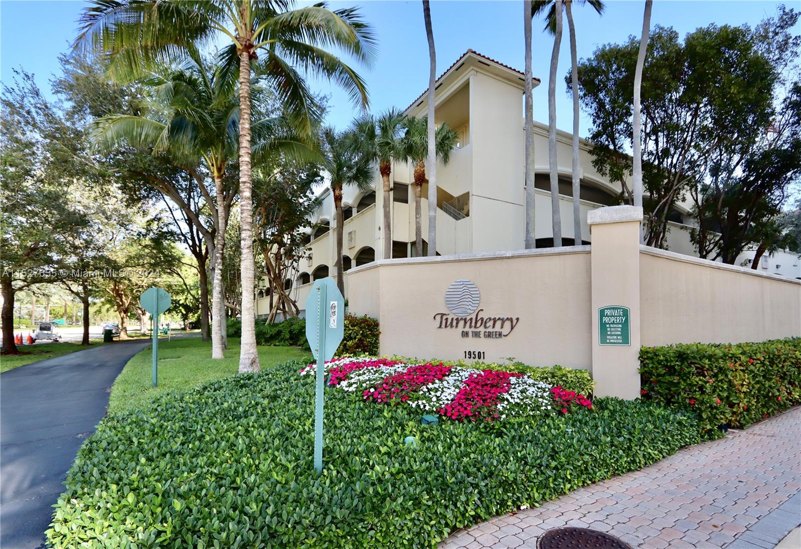 19501 W Country Club Dr 2510, Aventura, Florida 33180, 2 Bedrooms Bedrooms, ,2 BathroomsBathrooms,Residentiallease,For Rent,19501 W Country Club Dr 2510,A11527655