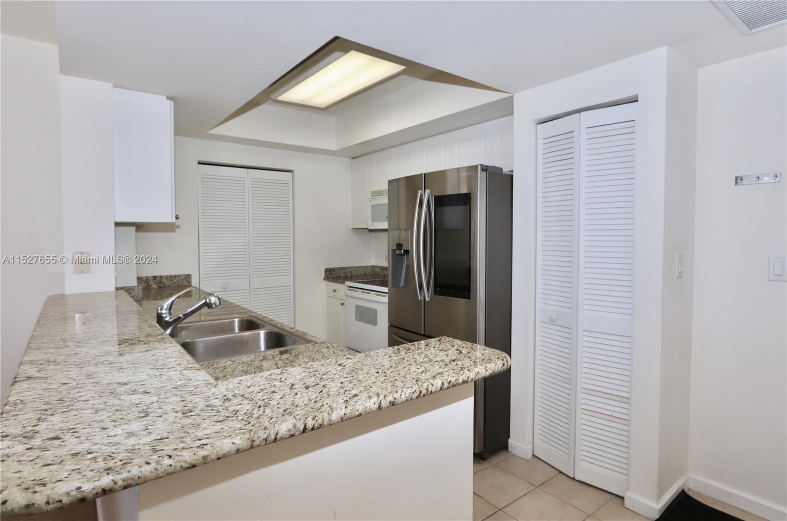 19501 W Country Club Dr 2510, Aventura, Florida 33180, 2 Bedrooms Bedrooms, ,2 BathroomsBathrooms,Residentiallease,For Rent,19501 W Country Club Dr 2510,A11527655