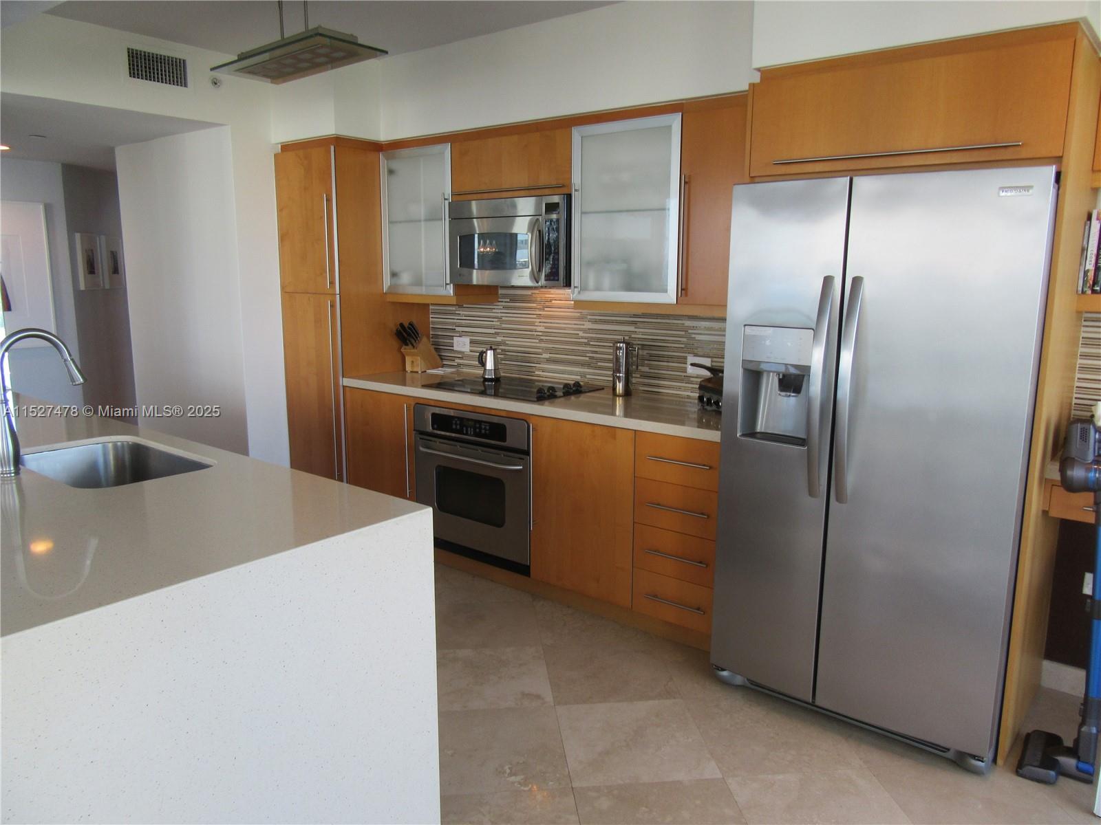 6365 Collins Ave 1008, Miami Beach, Florida 33141, 2 Bedrooms Bedrooms, ,2 BathroomsBathrooms,Residentiallease,For Rent,6365 Collins Ave 1008,A11527478