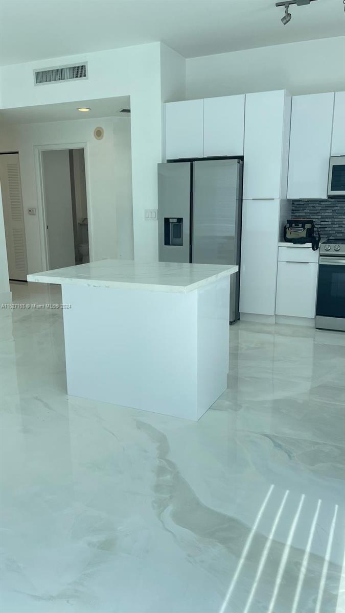 234 NE 3rd St 1401, Miami, Florida 33132, 2 Bedrooms Bedrooms, ,2 BathroomsBathrooms,Residentiallease,For Rent,234 NE 3rd St 1401,A11527153