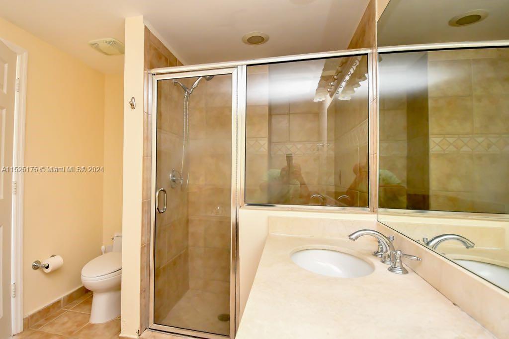 888 S Douglas Rd 909, Coral Gables, Florida 33134, 3 Bedrooms Bedrooms, ,2 BathroomsBathrooms,Residentiallease,For Rent,888 S Douglas Rd 909,A11526176