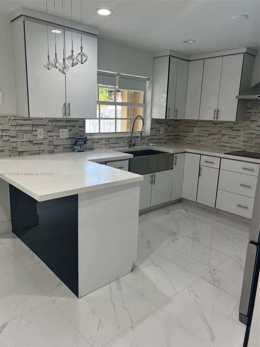 15835 SW 68th Ter, Miami, Florida 33193, 3 Bedrooms Bedrooms, ,2 BathroomsBathrooms,Residential,For Sale,15835 SW 68th Ter,A11527784