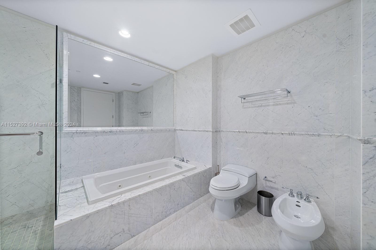 17475 Collins Ave, Sunny Isles Beach, FL, 33160 United States, 2 Bedrooms Bedrooms, ,2 BathroomsBathrooms,Residential,For Sale,Collins Ave,A11527392
