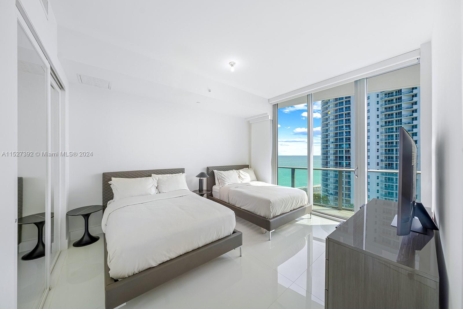 17475 Collins Ave, Sunny Isles Beach, FL, 33160 United States, 2 Bedrooms Bedrooms, ,2 BathroomsBathrooms,Residential,For Sale,Collins Ave,A11527392