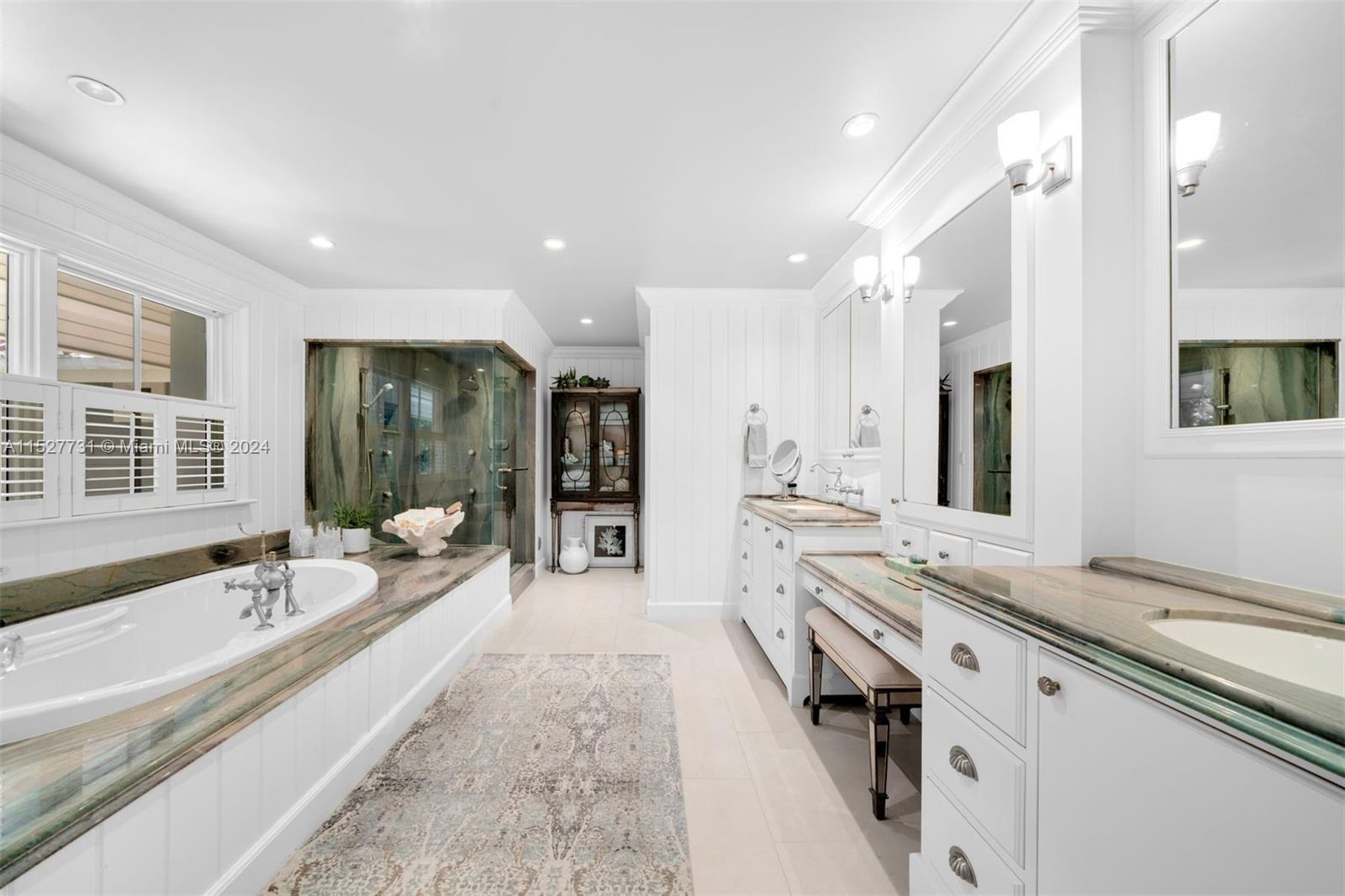 5400 Kerwood Oaks Dr, Coral Gables, Florida 33156, 6 Bedrooms Bedrooms, ,5 BathroomsBathrooms,Residential,For Sale,5400 Kerwood Oaks Dr,A11527731