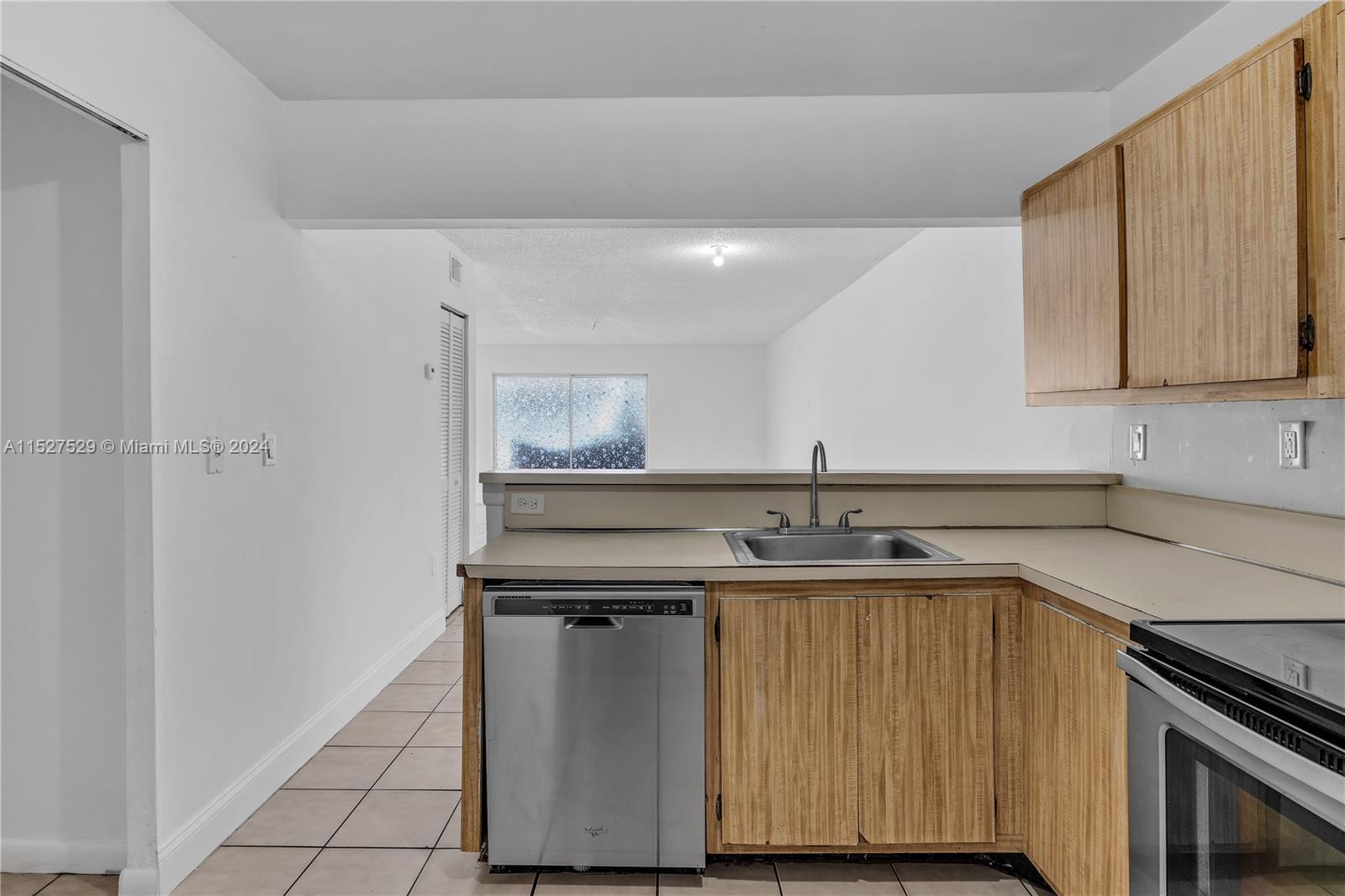 15430 SW 81st Cir Ln 89, Miami, Florida 33193, 3 Bedrooms Bedrooms, ,2 BathroomsBathrooms,Residential,For Sale,15430 SW 81st Cir Ln 89,A11527529