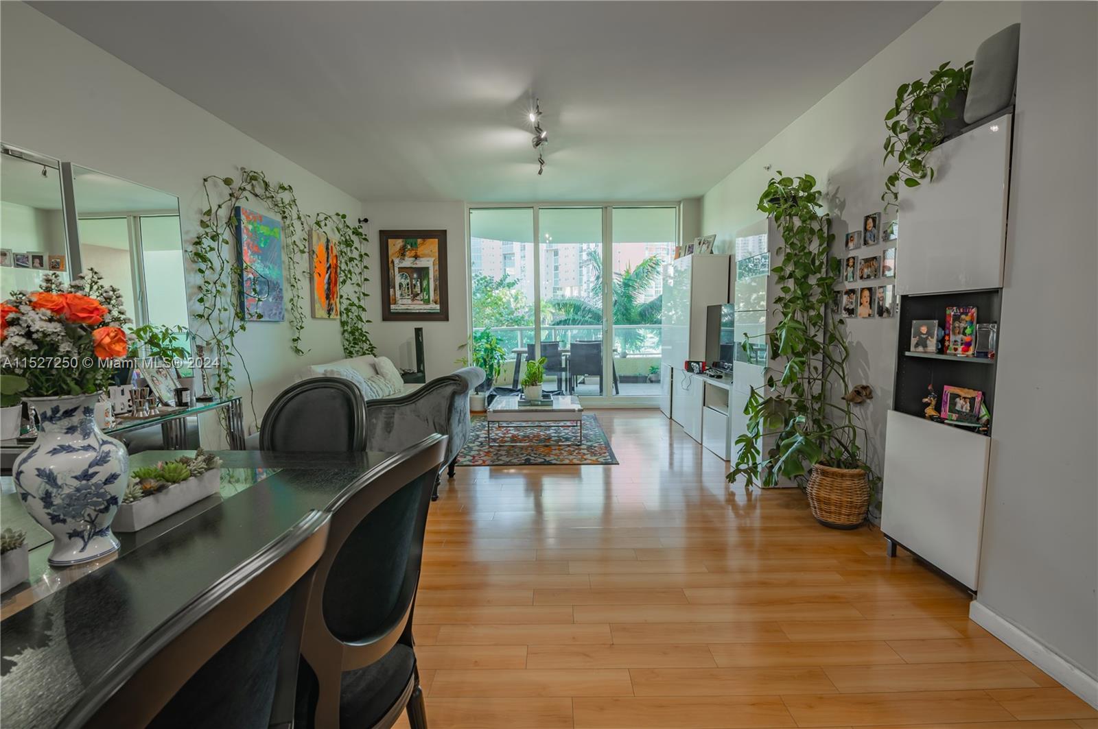 3340 190th St, Aventura, FL, 33180 United States, 2 Bedrooms Bedrooms, ,3 BathroomsBathrooms,Residential,For Sale,190th St,A11527250