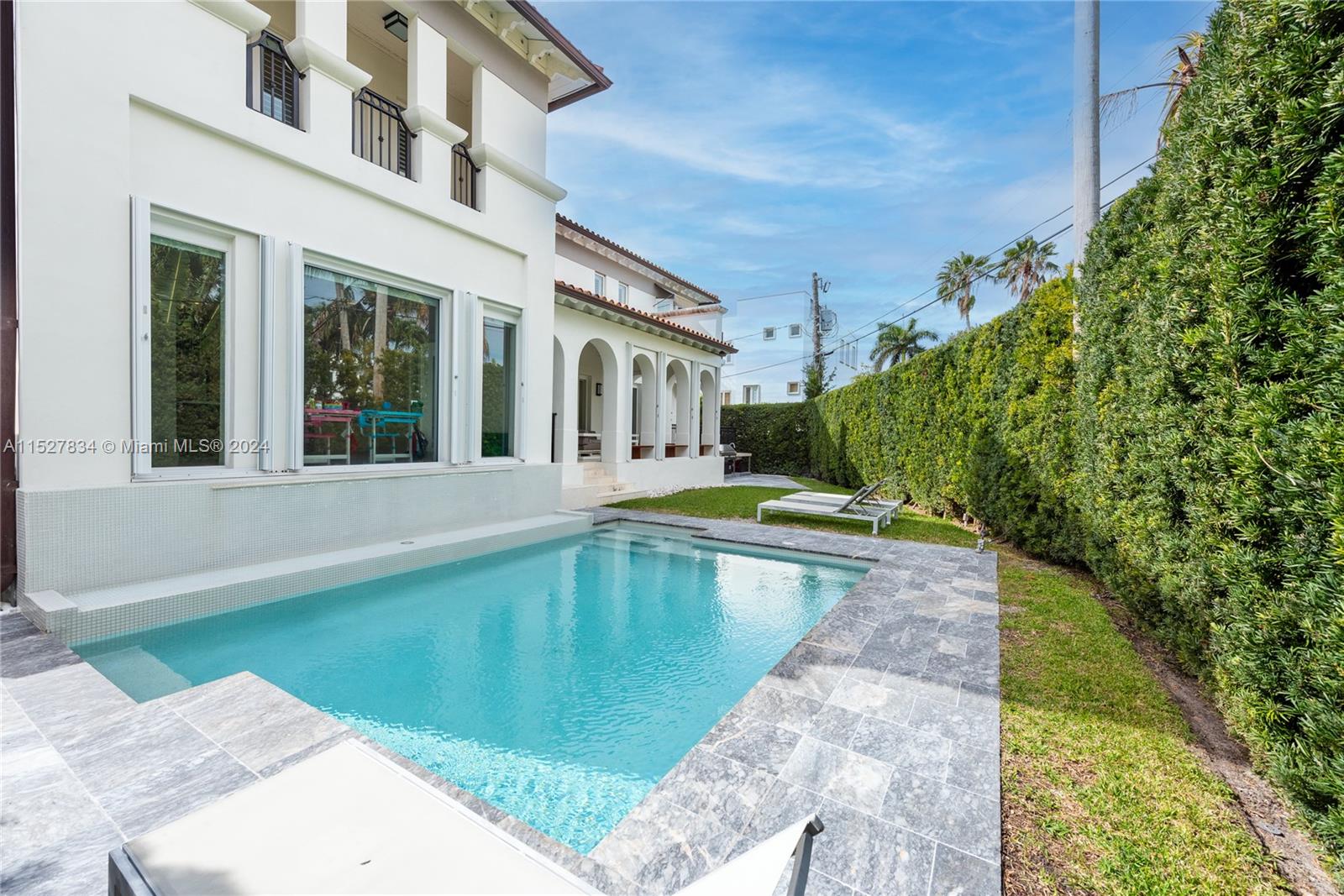 375 Harbor Ln, Key Biscayne, FL 33149, 5 Bedrooms Bedrooms, ,4 BathroomsBathrooms,Residential,For Sale,Harbor Ln,A11527834