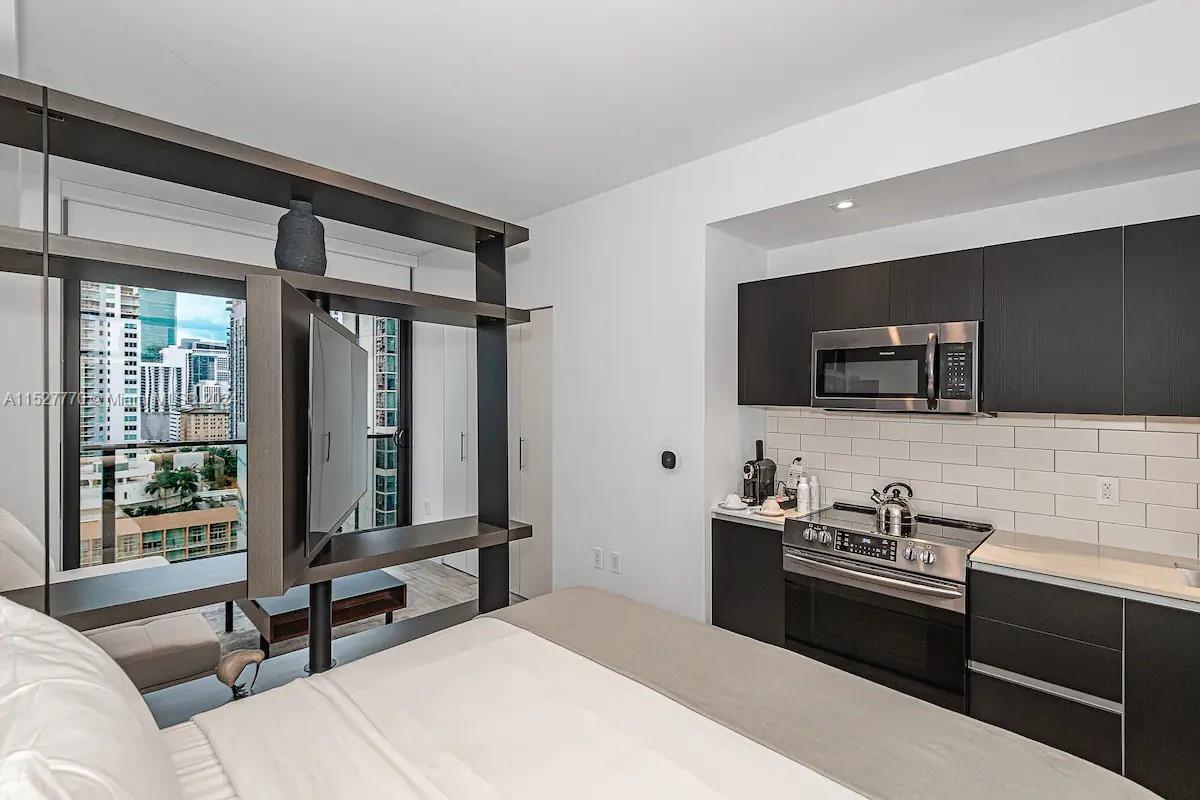 398 NE 5th St 1412, Miami, Florida 33132, ,1 BathroomBathrooms,Residentiallease,For Rent,398 NE 5th St 1412,A11527770