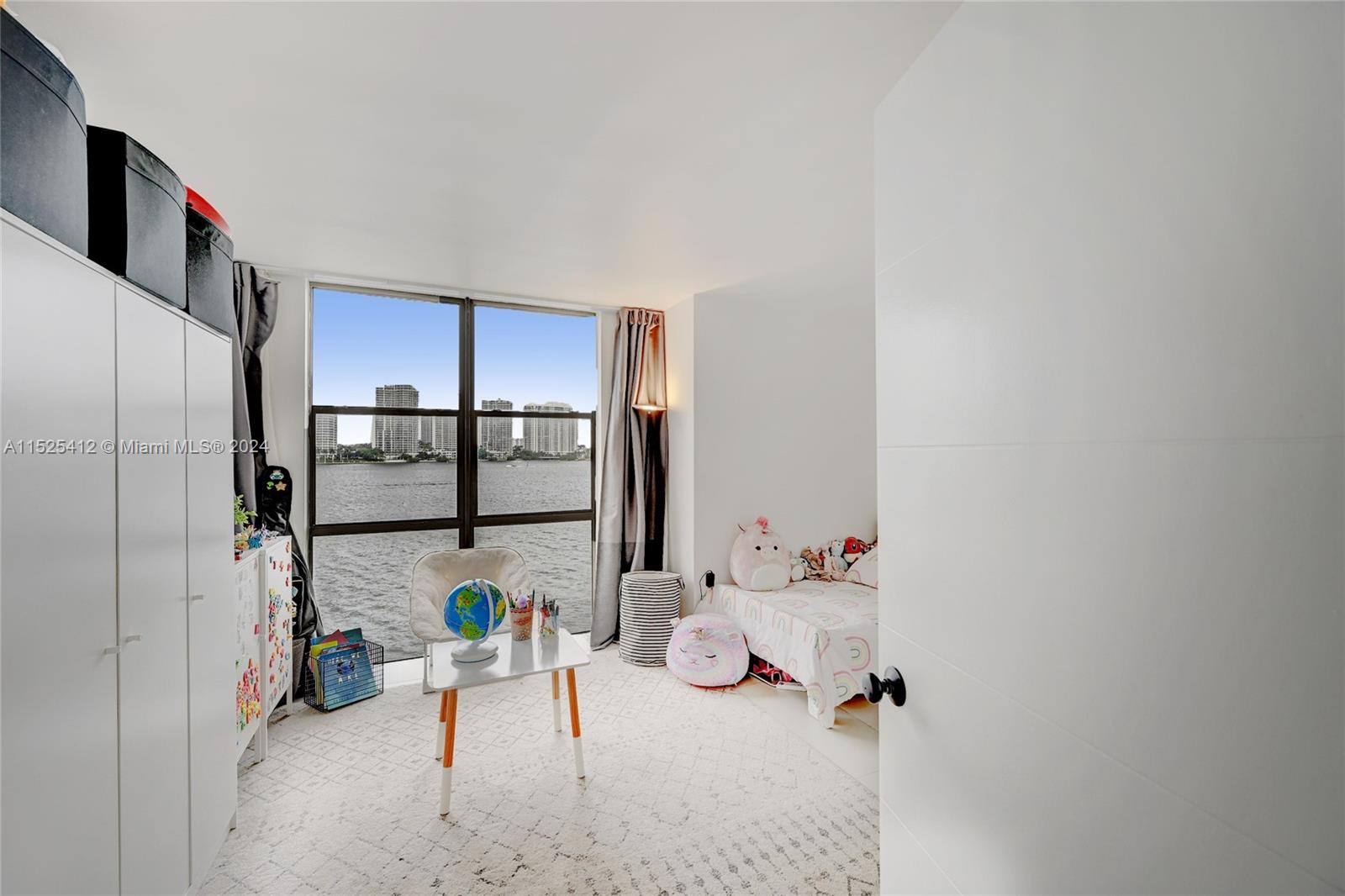 17500 N Bay Rd S405, Sunny Isles Beach, Florida 33160, 2 Bedrooms Bedrooms, ,2 BathroomsBathrooms,Residentiallease,For Rent,17500 N Bay Rd S405,A11525412