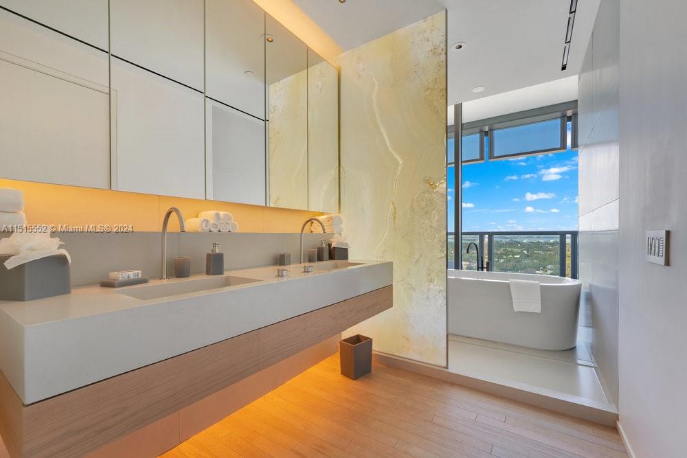 2901 Collins Ave, Miami Beach, FL, 33140 United States, 4 Bedrooms Bedrooms, ,4 BathroomsBathrooms,Residential,For Sale,Collins Ave,A11515552