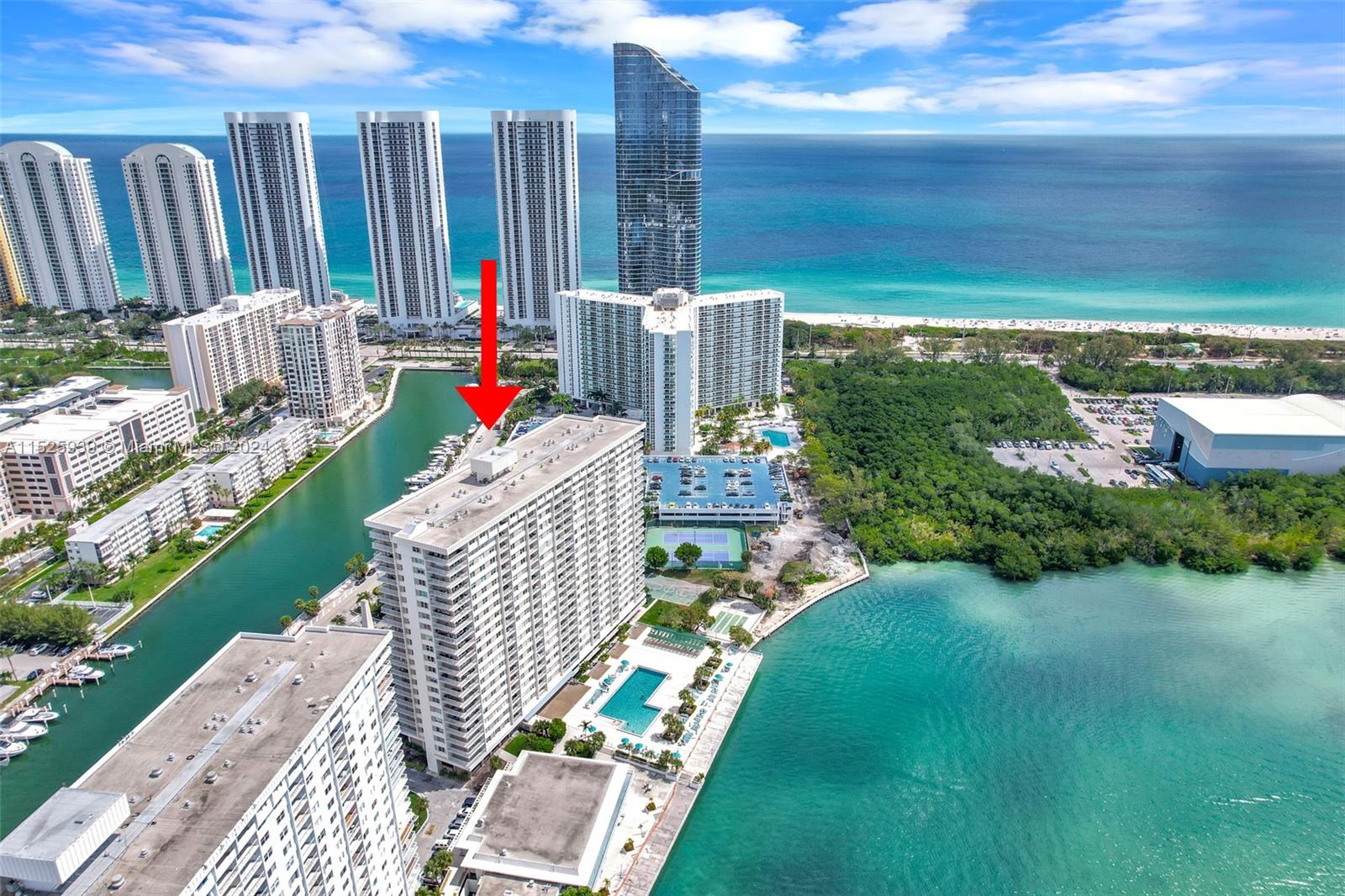 300 Bayview Dr, Sunny Isles Beach, FL, 33160 United States, 1 Bedroom Bedrooms, ,1 BathroomBathrooms,Residential,For Sale,Bayview Dr,A11525939