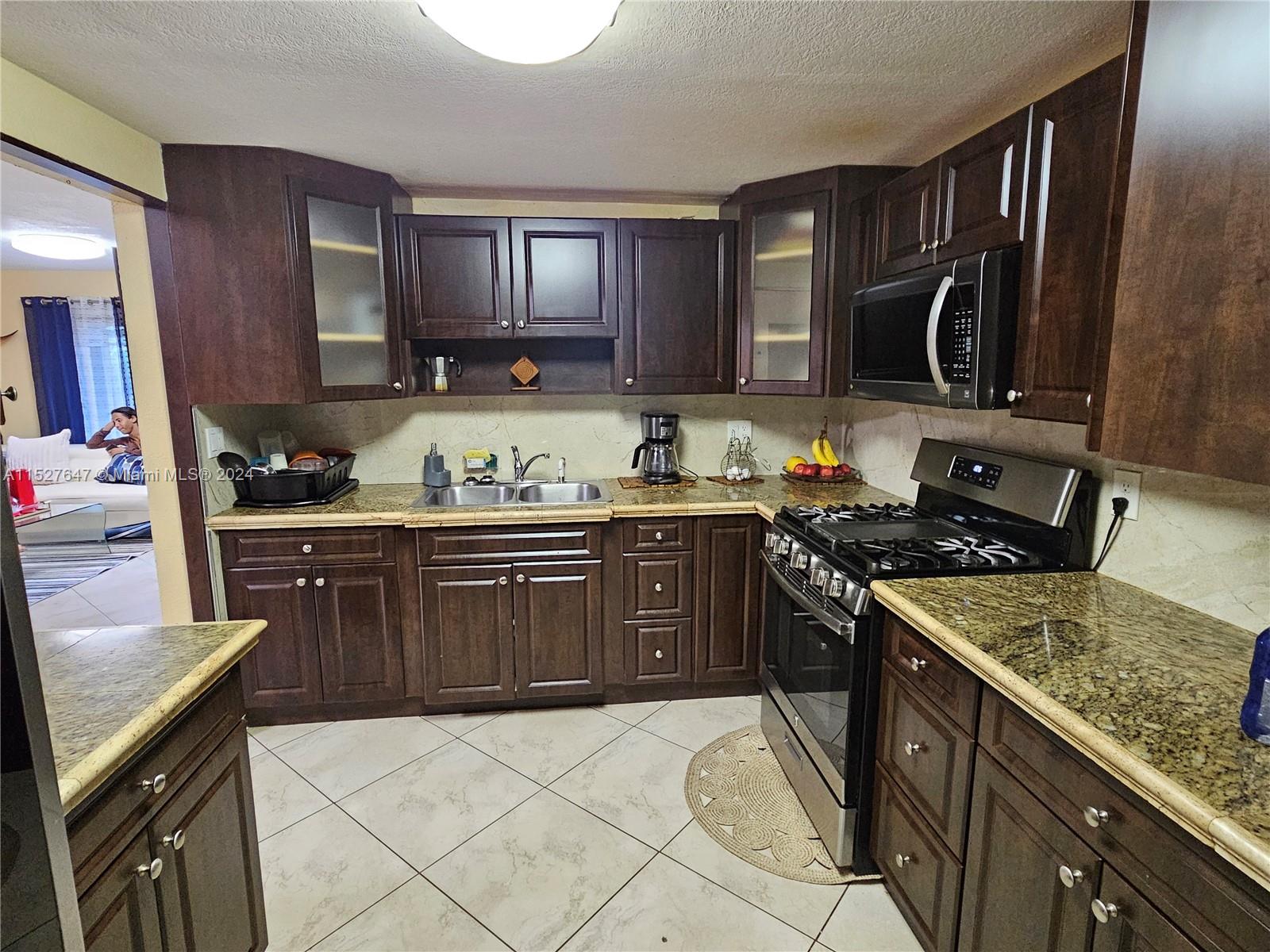 17901 NW 68th Ave R101, Hialeah, Florida 33015, 3 Bedrooms Bedrooms, ,2 BathroomsBathrooms,Residential,For Sale,17901 NW 68th Ave R101,A11527647