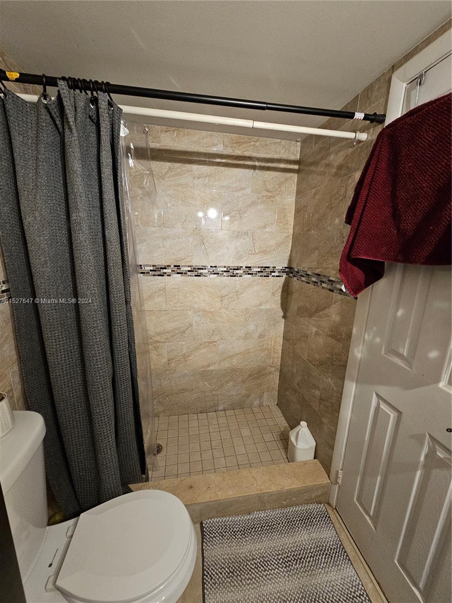 17901 NW 68th Ave R101, Hialeah, Florida 33015, 3 Bedrooms Bedrooms, ,2 BathroomsBathrooms,Residential,For Sale,17901 NW 68th Ave R101,A11527647