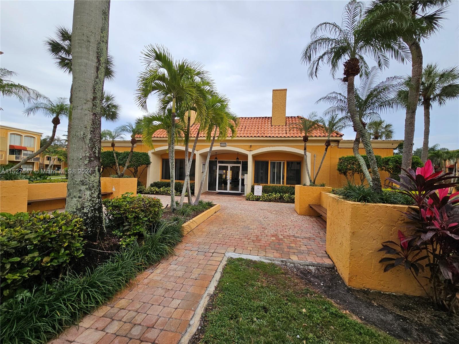 17901 NW 68th Ave R101, Hialeah, Florida 33015, 3 Bedrooms Bedrooms, ,2 BathroomsBathrooms,Residential,For Sale,17901 NW 68th Ave R101,A11527647