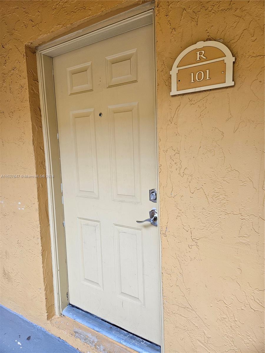 17901 NW 68th Ave R101, Hialeah, Florida 33015, 3 Bedrooms Bedrooms, ,2 BathroomsBathrooms,Residential,For Sale,17901 NW 68th Ave R101,A11527647