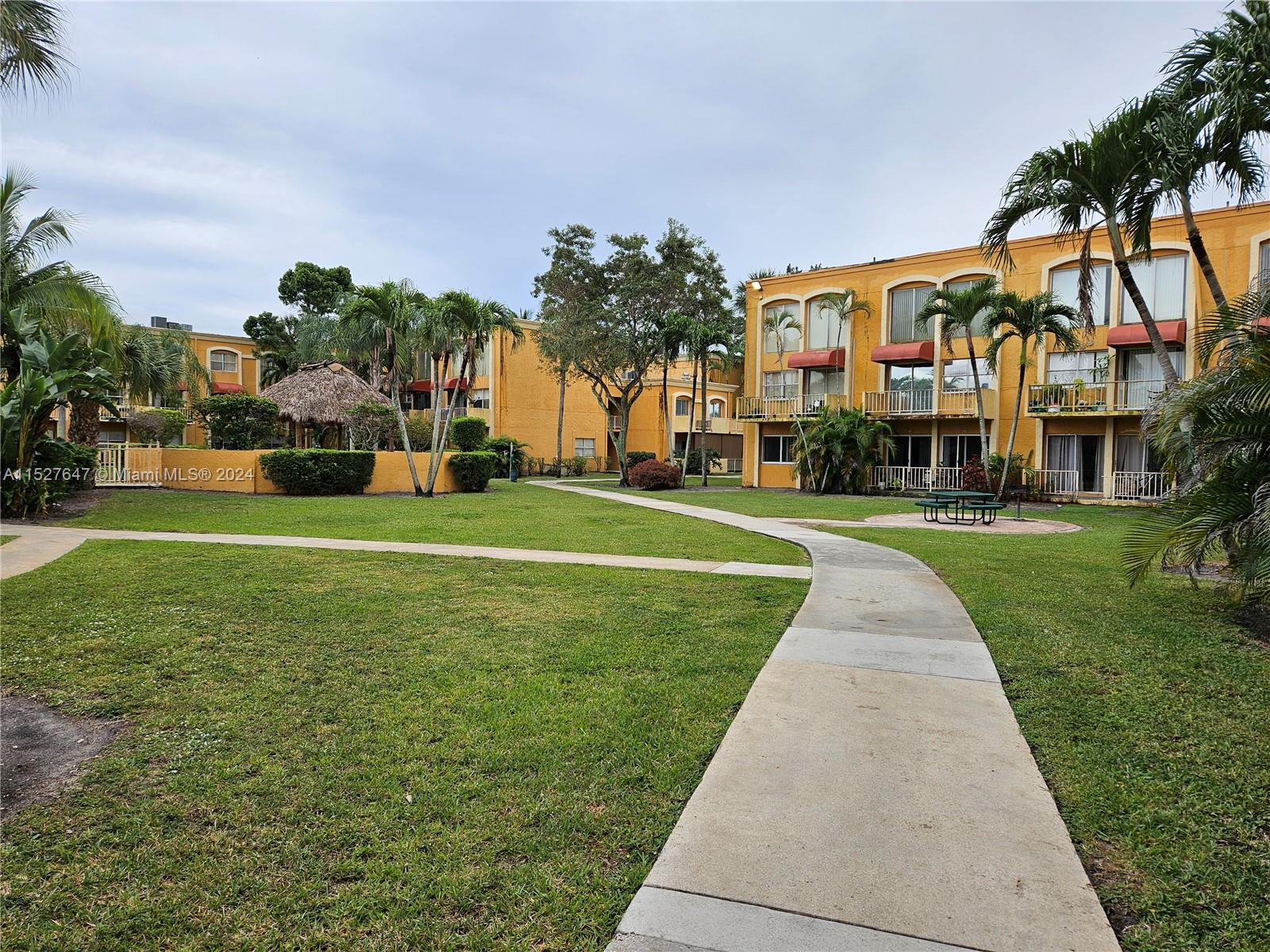 17901 NW 68th Ave R101, Hialeah, Florida 33015, 3 Bedrooms Bedrooms, ,2 BathroomsBathrooms,Residential,For Sale,17901 NW 68th Ave R101,A11527647