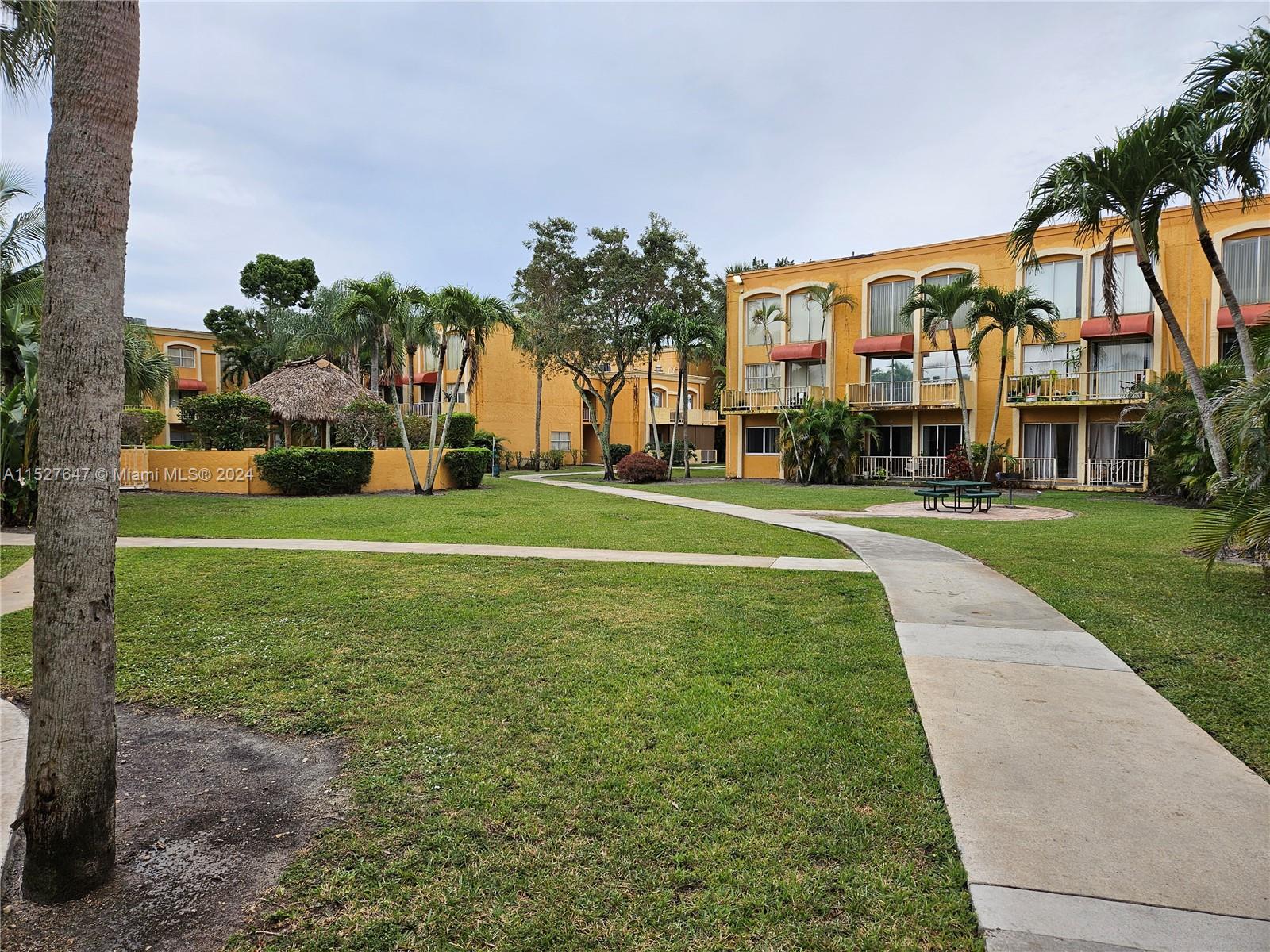 17901 NW 68th Ave R101, Hialeah, Florida 33015, 3 Bedrooms Bedrooms, ,2 BathroomsBathrooms,Residential,For Sale,17901 NW 68th Ave R101,A11527647