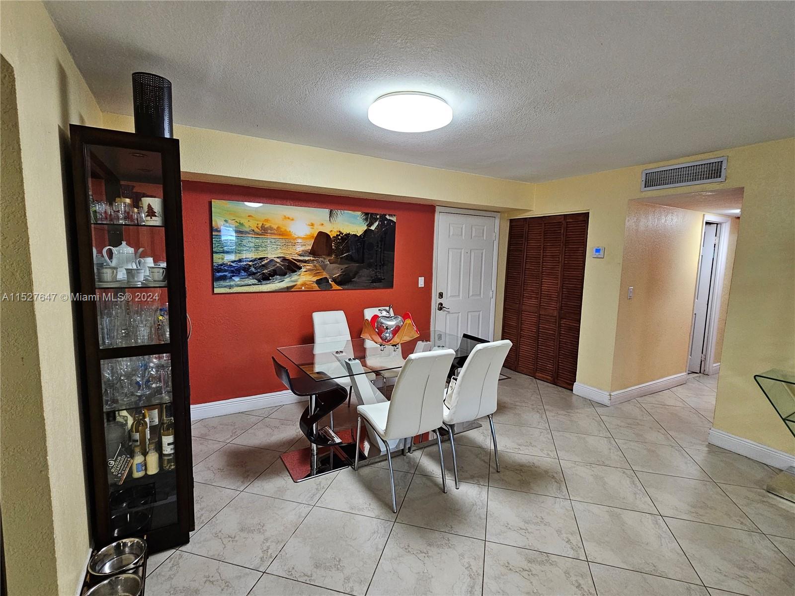 17901 NW 68th Ave R101, Hialeah, Florida 33015, 3 Bedrooms Bedrooms, ,2 BathroomsBathrooms,Residential,For Sale,17901 NW 68th Ave R101,A11527647