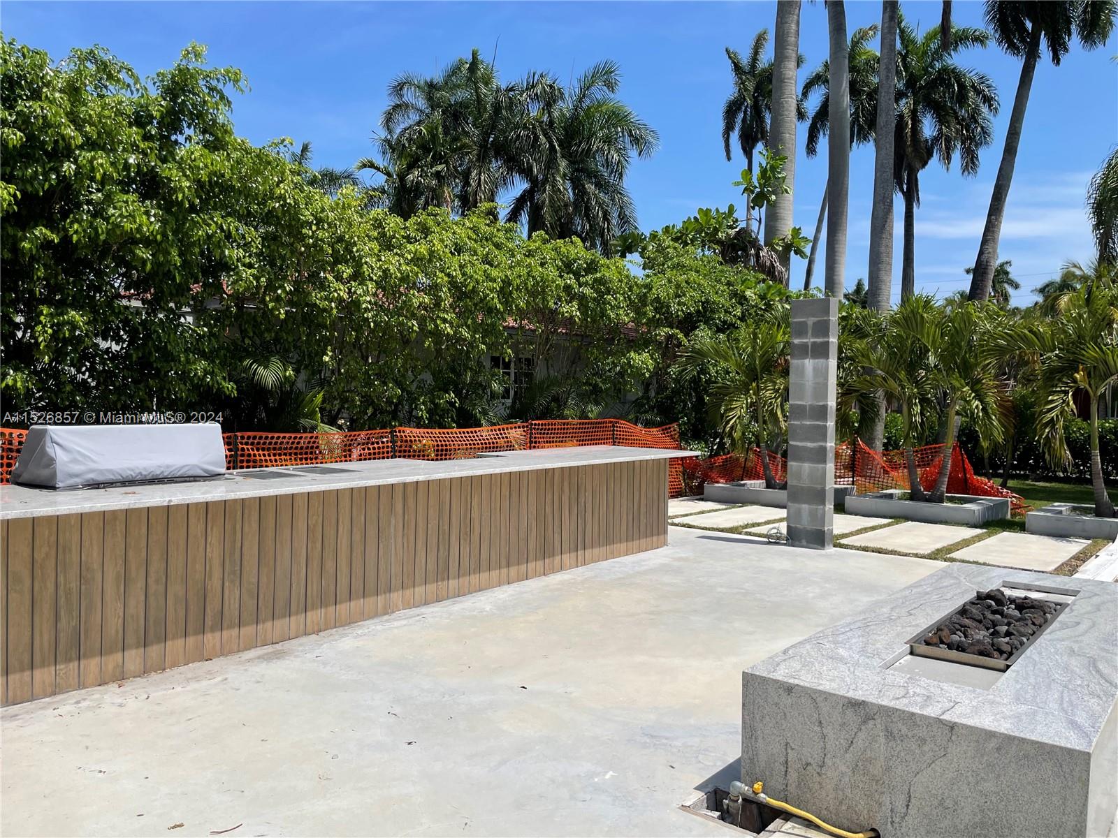 Hollywood, Florida 33019, 6 Bedrooms Bedrooms, ,5 BathroomsBathrooms,Residential,For Sale,A11526857