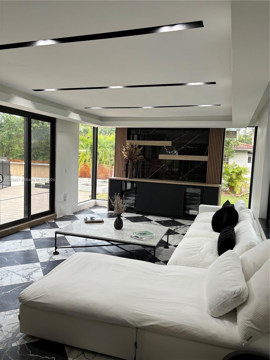 Hollywood, Florida 33019, 6 Bedrooms Bedrooms, ,5 BathroomsBathrooms,Residential,For Sale,A11526857