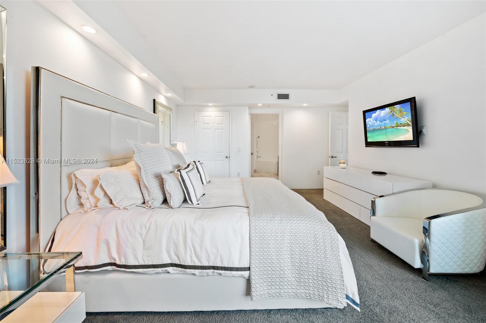 3370 Hidden Bay Dr 404, Aventura, Florida 33180, 2 Bedrooms Bedrooms, ,2 BathroomsBathrooms,Residential,For Sale,3370 Hidden Bay Dr 404,A11523628