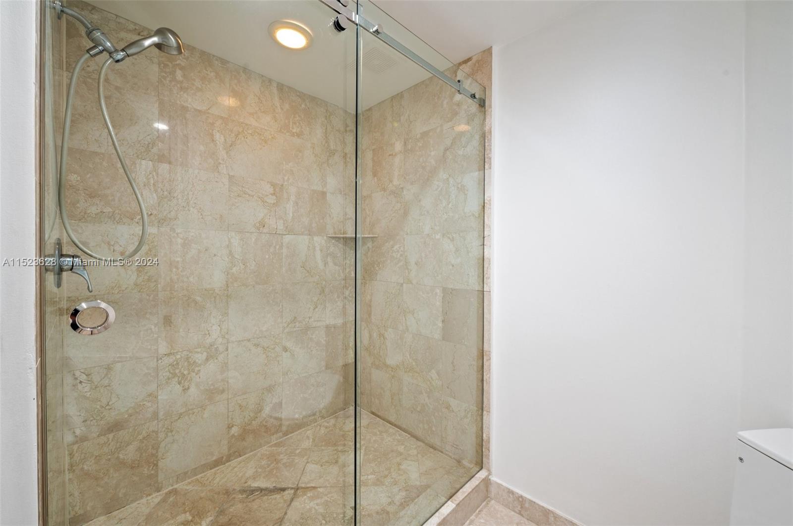 3370 Hidden Bay Dr, Aventura, FL, 33180 United States, 2 Bedrooms Bedrooms, ,2 BathroomsBathrooms,Residential,For Sale,Hidden Bay Dr,A11523628