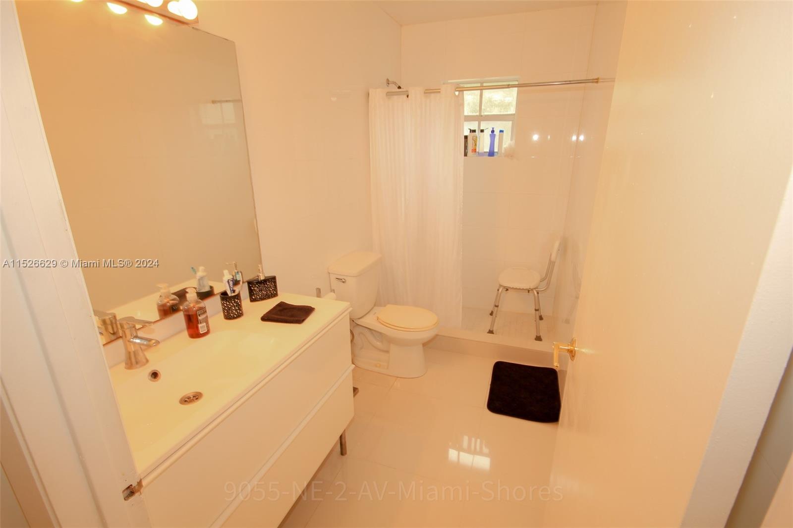 9055 NE 2nd Ave, Miami Shores, Florida 33138, 3 Bedrooms Bedrooms, ,2 BathroomsBathrooms,Residentiallease,For Rent,9055 NE 2nd Ave,A11526629